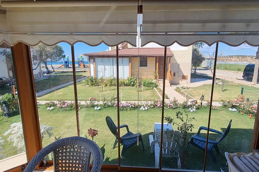 Gömeç'te, Denize Sıfır Site İçinde,Deniz Manzaralı Satılık Villa
