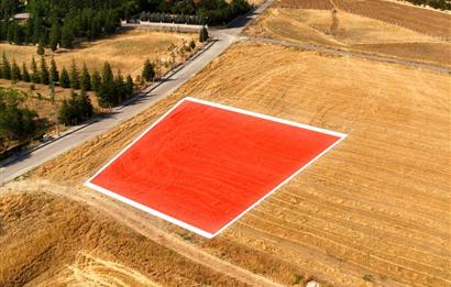 GÖLBAŞI HACILAR'DA HARİKA KONUMDA 1500 M2 ARSA