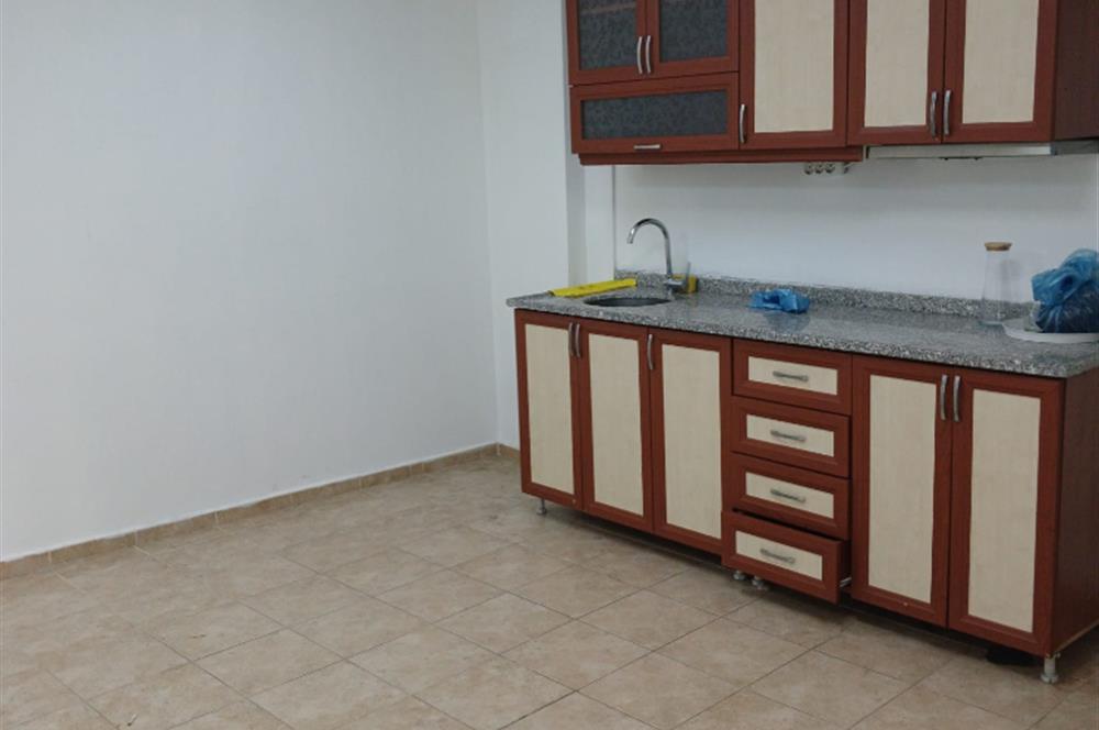 C21 ROOF'dan ANA CADDEYE PARALEL SOKAKTA 180M2 ASMA KATLI DUKKAN