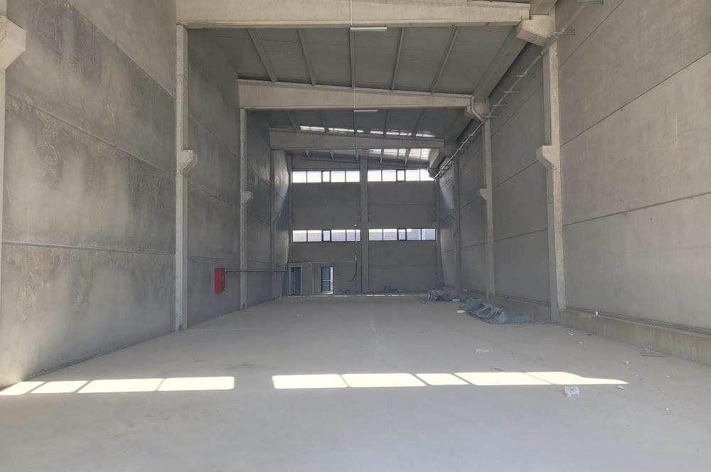 AKÇEŞME'DE SATILIK FABRİKA HOLLERİ