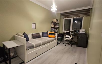 C21 LOCA'DAN MÜKEMMEL KONUMDA SATILIK 2+1 DAİRE