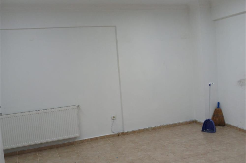 C21 ROOF'dan ANA CADDEYE PARALEL SOKAKTA 180M2 ASMA KATLI DUKKAN
