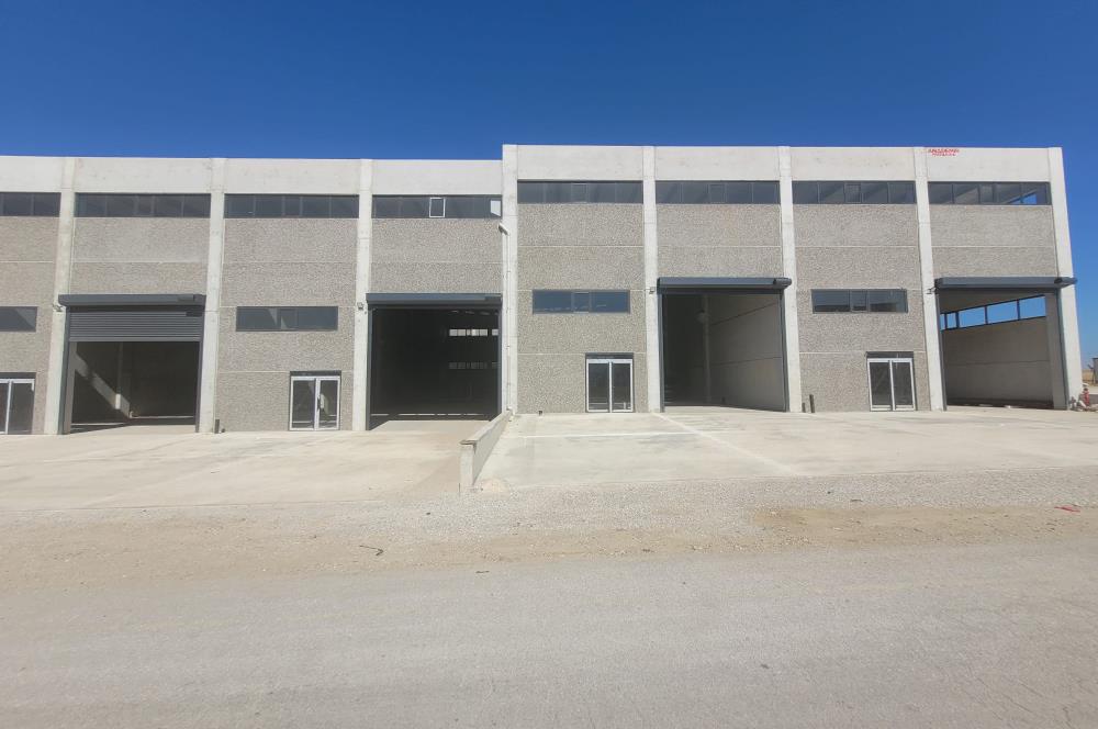 AKÇEŞME'DE SATILIK FABRİKA HOLLERİ