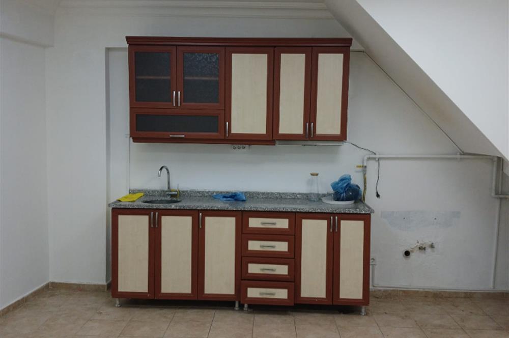 C21 ROOF'dan ANA CADDEYE PARALEL SOKAKTA 180M2 ASMA KATLI DUKKAN