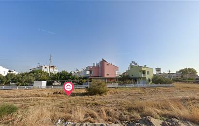 İzmir Dikili Salihler Mahallesinde 300 m² imarlı villa arsası satılıktır.