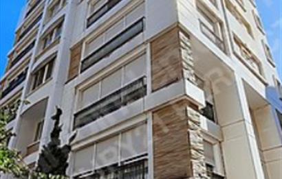 CADDEBOSTAN PLAJYOLU'NDA 9 YILLIK, 2 BANYOLU BALKONLU BOŞ 3+1