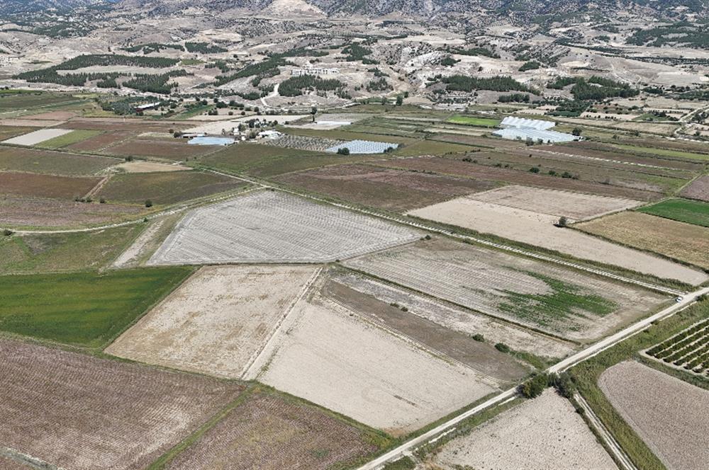 GÖLEMEZLİ MAHALLESİNDE SATILIK 60.000 M2 SERA ARAZİSİ.