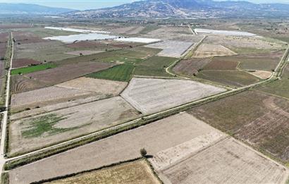 GÖLEMEZLİ MAHALLESİNDE SATILIK 60.000 M2 SERA ARAZİSİ.
