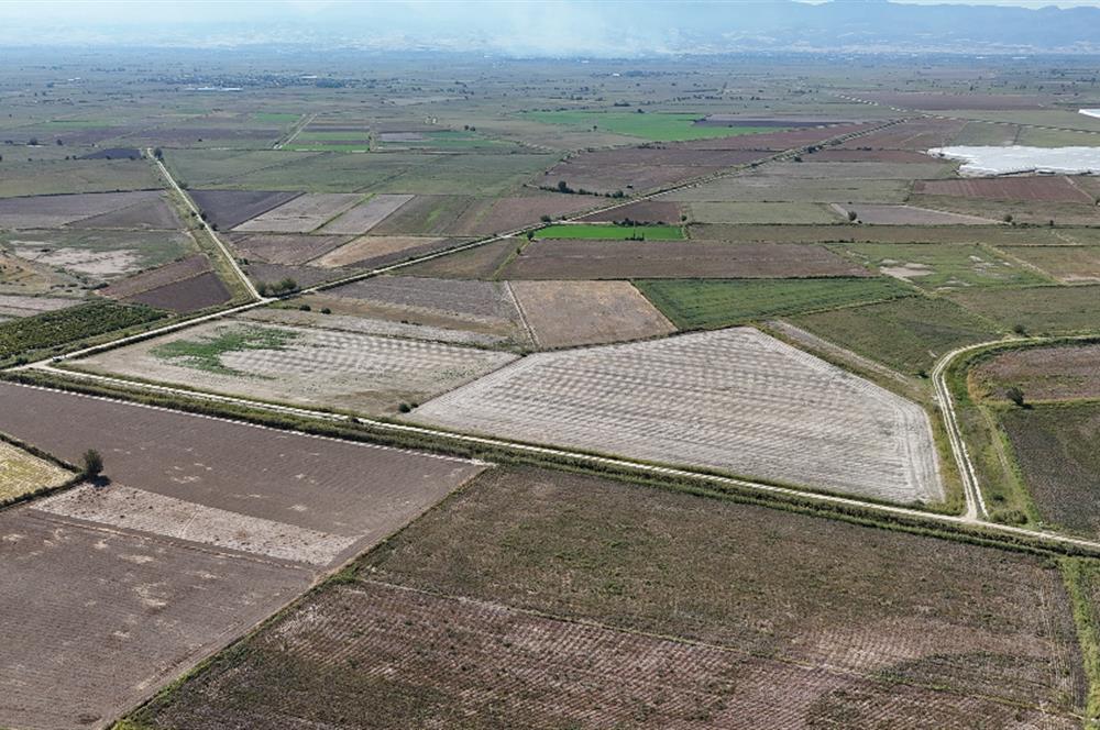 GÖLEMEZLİ MAHALLESİNDE SATILIK 60.000 M2 SERA ARAZİSİ.