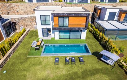 Deniz Manzaralı Özel Havuzlu Lüks Villa Full Eşyalı 