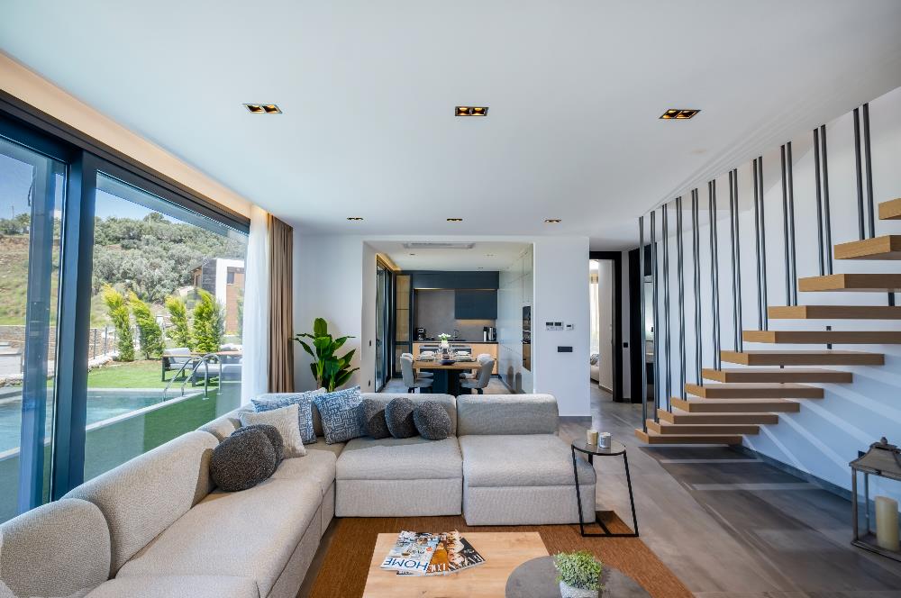 Deniz Manzaralı Özel Havuzlu Lüks Villa Full Eşyalı 