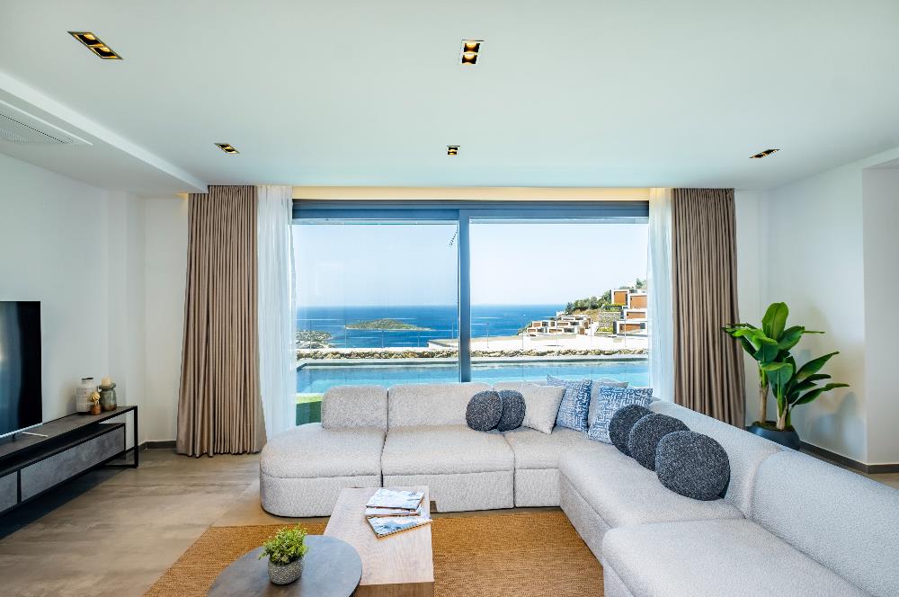 Deniz Manzaralı Özel Havuzlu Lüks Villa Full Eşyalı 