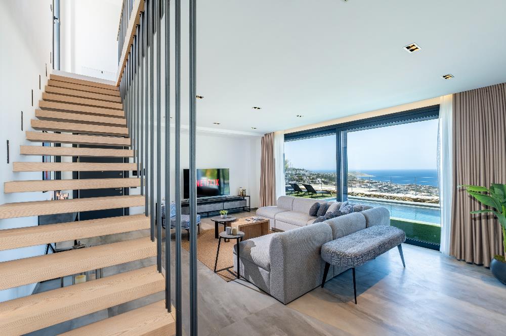 Deniz Manzaralı Özel Havuzlu Lüks Villa Full Eşyalı 