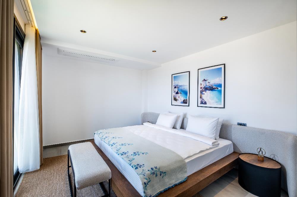 Deniz Manzaralı Özel Havuzlu Lüks Villa Full Eşyalı 