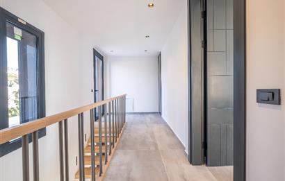 Deniz Manzaralı Özel Havuzlu Lüks Villa Full Eşyalı 