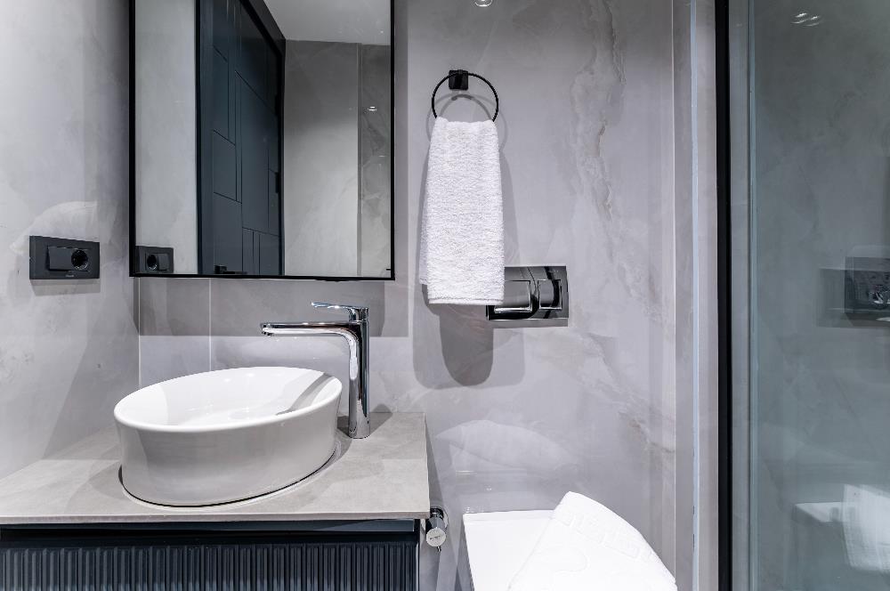 Deniz Manzaralı Özel Havuzlu Lüks Villa Full Eşyalı 