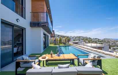 Deniz Manzaralı Özel Havuzlu Lüks Villa Full Eşyalı 