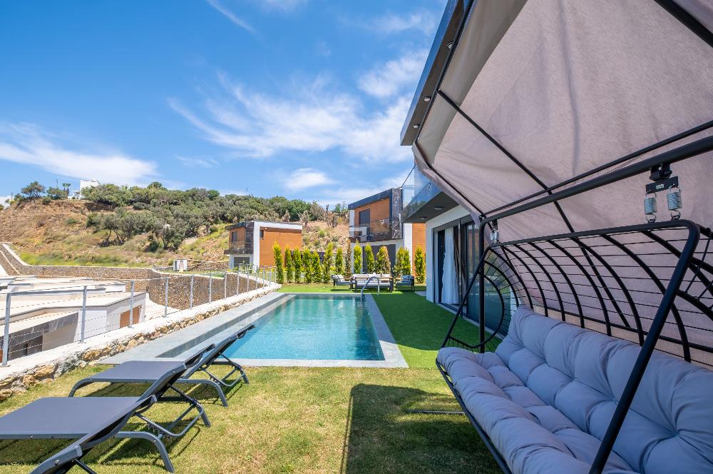 Deniz Manzaralı Özel Havuzlu Lüks Villa Full Eşyalı 