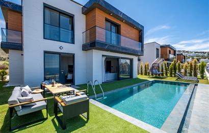 Deniz Manzaralı Özel Havuzlu Lüks Villa Full Eşyalı 
