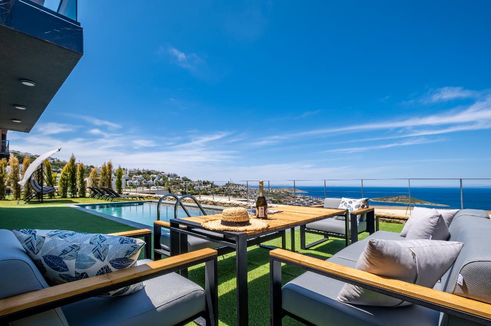 Deniz Manzaralı Özel Havuzlu Lüks Villa Full Eşyalı 