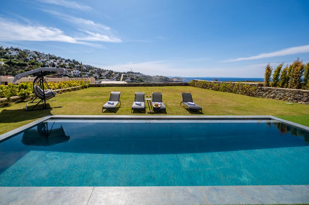 Deniz Manzaralı Özel Havuzlu Lüks Villa Full Eşyalı 