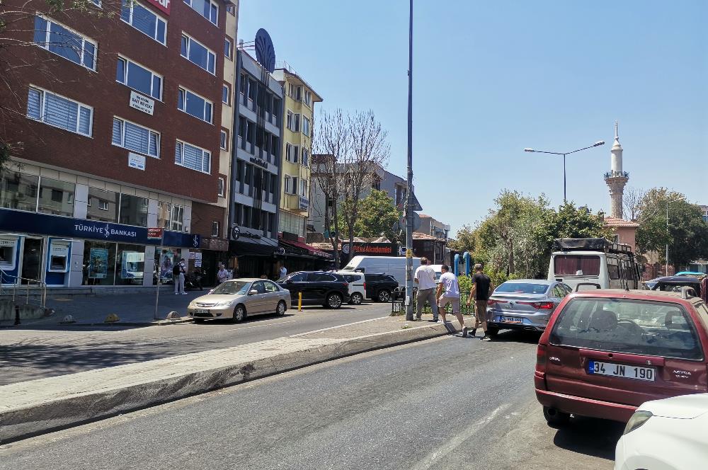 KADIKÖY BELEDİYESİNE YAKIN OFİS BÜRO SATILIK CENTURY 21 SAHRADAN