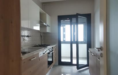 SUADİYE SATILIK 3+1 CADDEYE YAKIN ARA KAT BOŞ HEMEN TESLİM