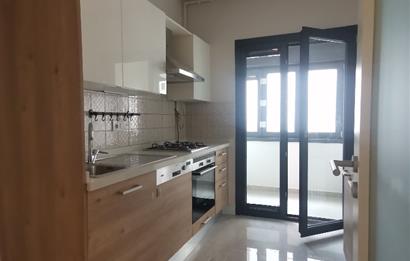 SUADİYE SATILIK 3+1 CADDEYE YAKIN ARA KAT BOŞ HEMEN TESLİM