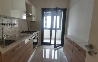 SUADİYE SATILIK 3+1 CADDEYE YAKIN ARA KAT BOŞ HEMEN TESLİM