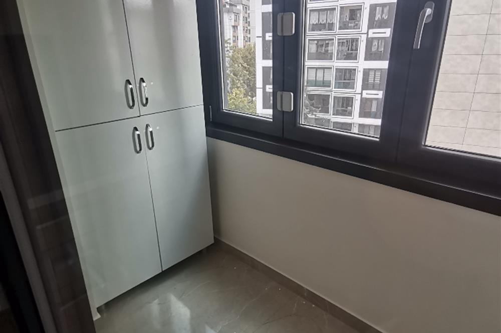 SUADİYE SATILIK 3+1 CADDEYE YAKIN ARA KAT BOŞ HEMEN TESLİM