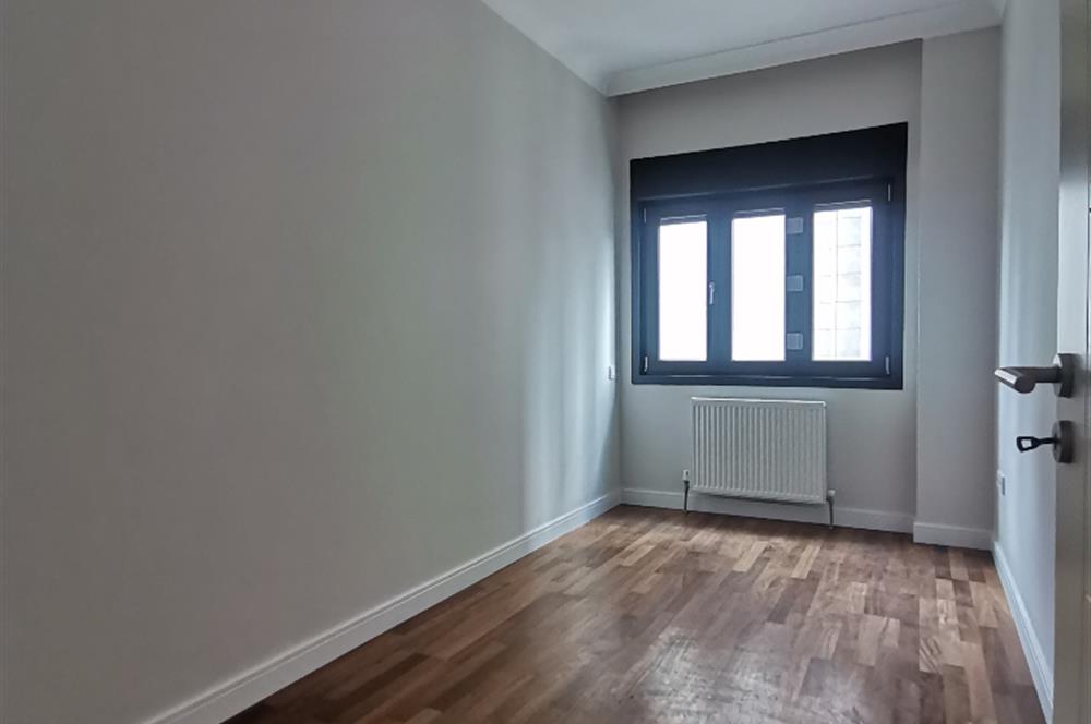 SUADİYE SATILIK 3+1 CADDEYE YAKIN ARA KAT BOŞ HEMEN TESLİM