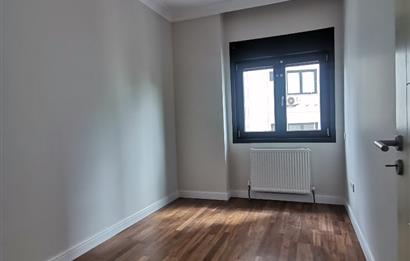 SUADİYE SATILIK 3+1 CADDEYE YAKIN ARA KAT BOŞ HEMEN TESLİM