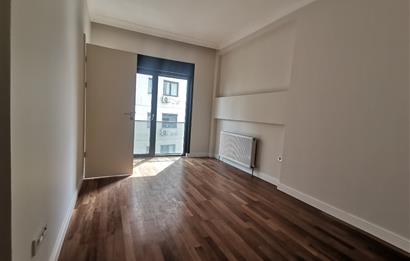SUADİYE SATILIK 3+1 CADDEYE YAKIN ARA KAT BOŞ HEMEN TESLİM