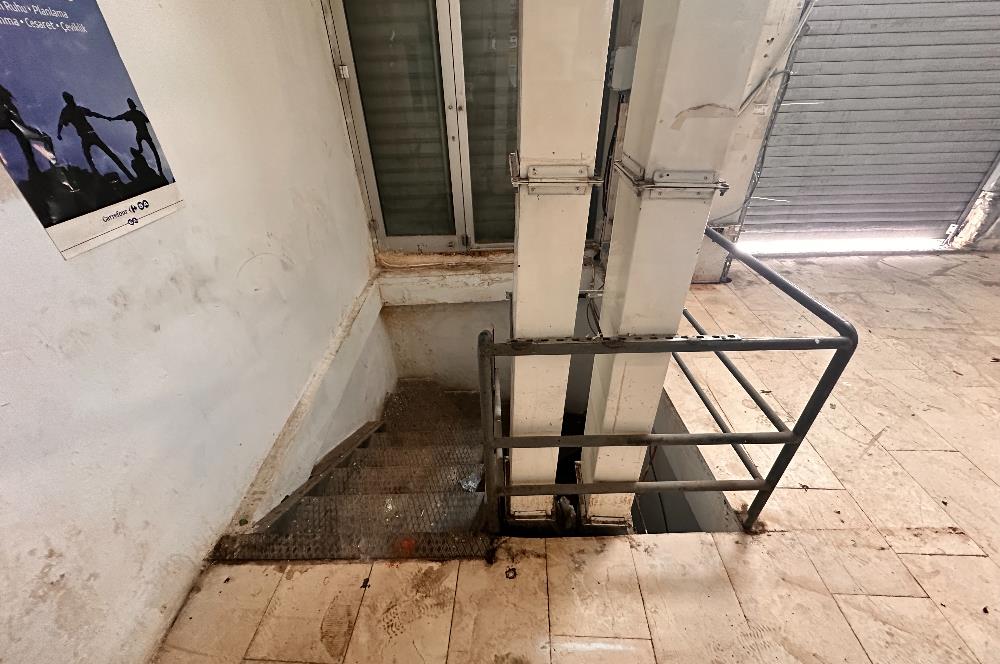 E-5 GÖZTEPE KAVŞAĞI İFM BAĞLANTI YOLU ÜZERİNDE DÜZ GİRİŞ DÜKKAN