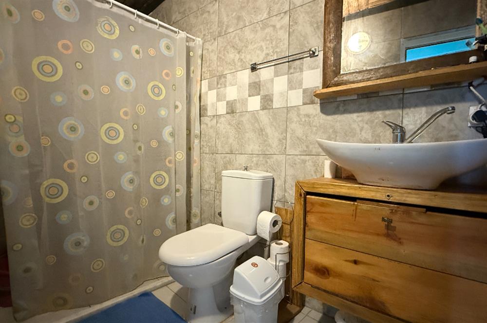 Burhaniye Dutluca Köyünde, Körfez Manzaralı, Bahçeli, Satılık Köy Evi