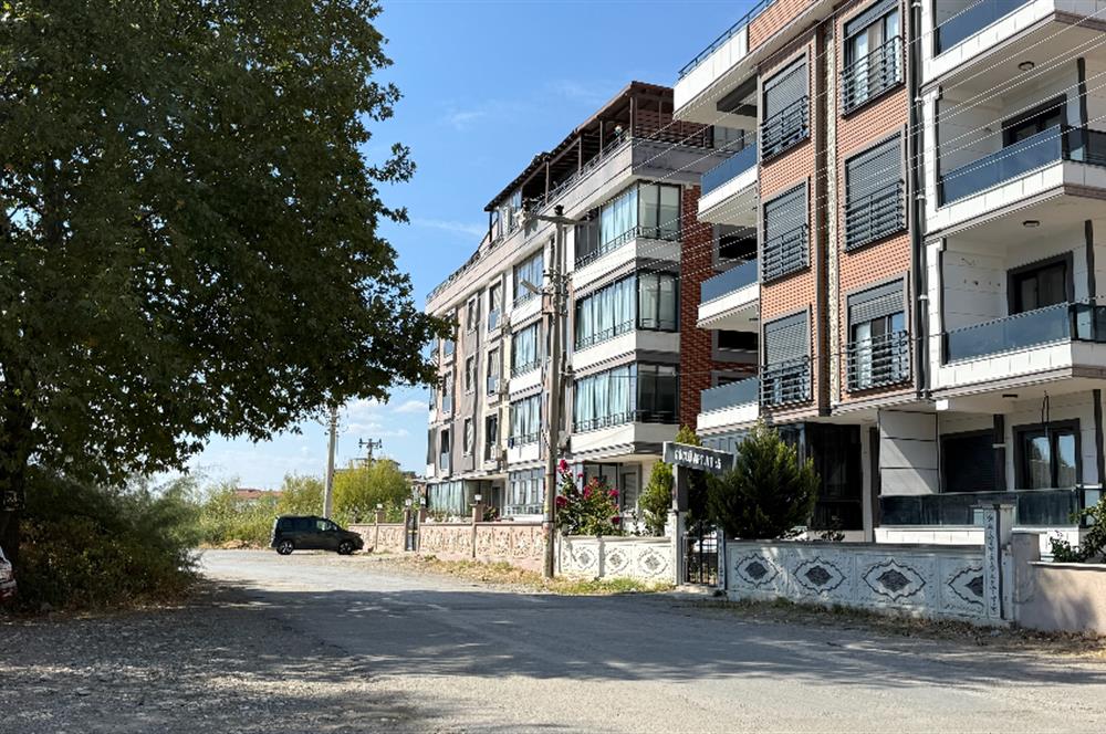Edremit Altınkum'da, 5 yaşında, 2+1,  Denize Yakın Satılık Daire