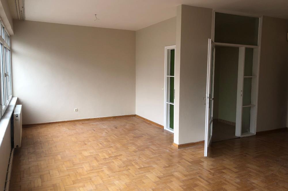 CADDE ÜSTÜ! HALASKARGAZİ'NİN KALBİNDE KİRALIK DAİRE!!