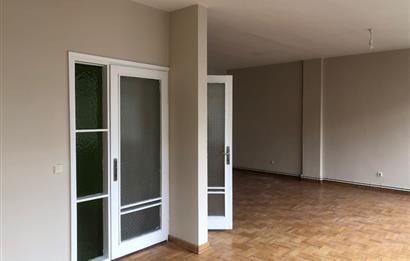 CADDE ÜSTÜ! HALASKARGAZİ'NİN KALBİNDE KİRALIK DAİRE!!