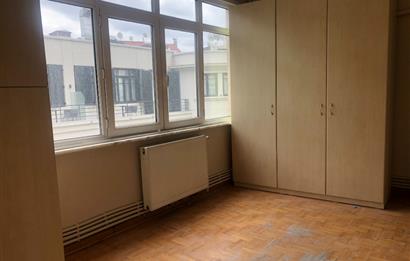 CADDE ÜSTÜ! HALASKARGAZİ'NİN KALBİNDE KİRALIK DAİRE!!