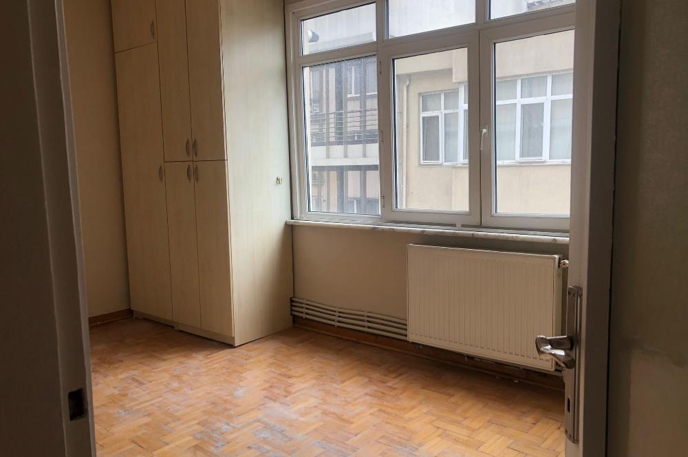 CADDE ÜSTÜ! HALASKARGAZİ'NİN KALBİNDE KİRALIK DAİRE!!