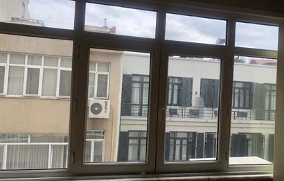CADDE ÜSTÜ! HALASKARGAZİ'NİN KALBİNDE KİRALIK DAİRE!!
