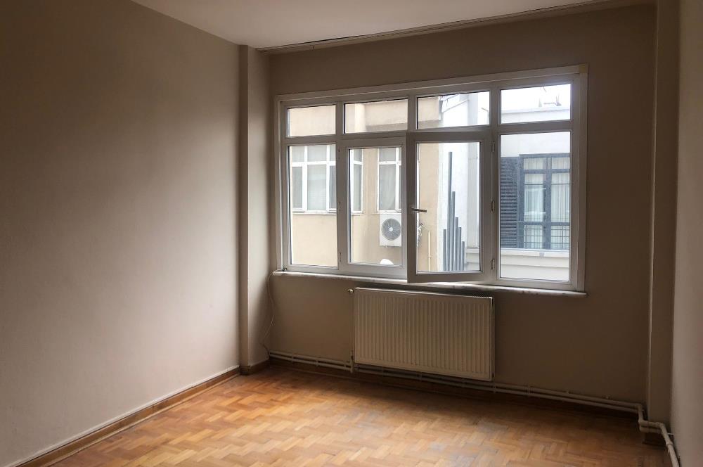 CADDE ÜSTÜ! HALASKARGAZİ'NİN KALBİNDE KİRALIK DAİRE!!