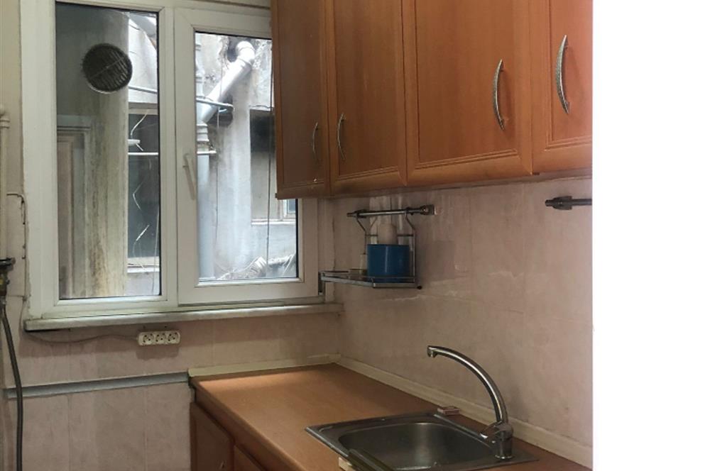 CADDE ÜSTÜ! HALASKARGAZİ'NİN KALBİNDE KİRALIK DAİRE!!