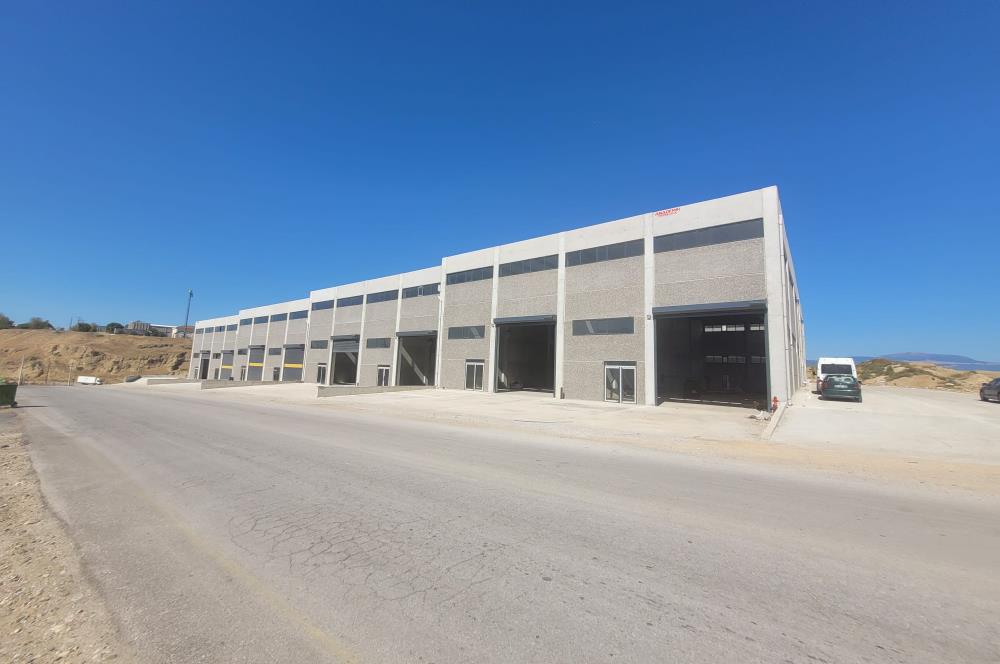 AKÇEŞME'DE SATILIK FABRİKA HOLLERİ