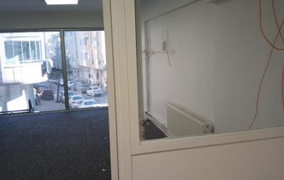 C21 ROOF'dan ANA CADDEYE PARALEL SOKAKTA 180M2 ASMA KATLI DUKKAN