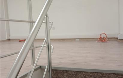 C21 ROOF'dan ANA CADDEYE PARALEL SOKAKTA 180M2 ASMA KATLI DUKKAN
