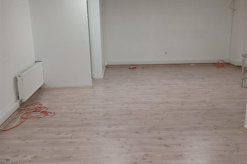 C21 ROOF'dan ANA CADDEYE PARALEL SOKAKTA 180M2 ASMA KATLI DUKKAN