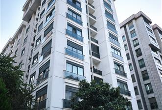Suadiye'de Ferah Ara Kat Balkonlu Satılık 2+1  Daire