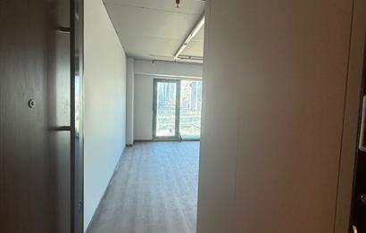 FİNANSŞEHİR ALİZE TOWER’DA ÖZEL MUTFAK VE WC’Lİ OFİS