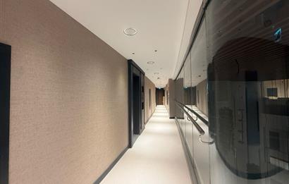 FİNANSŞEHİR ALİZE TOWER’DA ÖZEL MUTFAK VE WC’Lİ OFİS